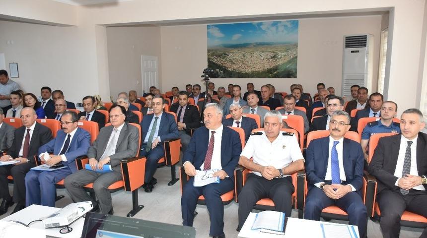 Vali G&uuml;ven&ccedil;er G&ouml;lmarmaralı muhtarlarla buluştu