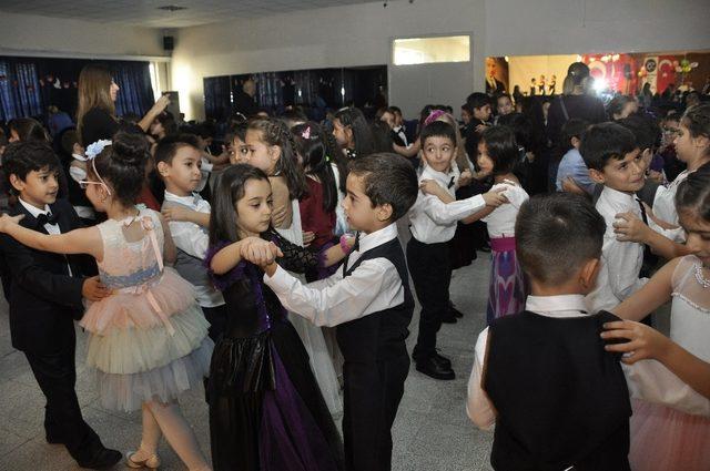 Gaziantep Kolej Vakfı İlkokulu’nda Cumhuriyet coşkusu