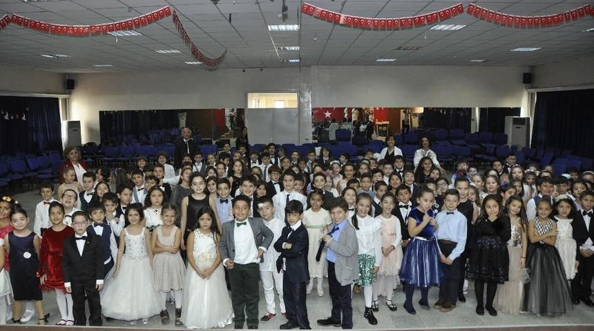 Gaziantep Kolej Vakfı İlkokulu&rsquo;nda Cumhuriyet coşkusu