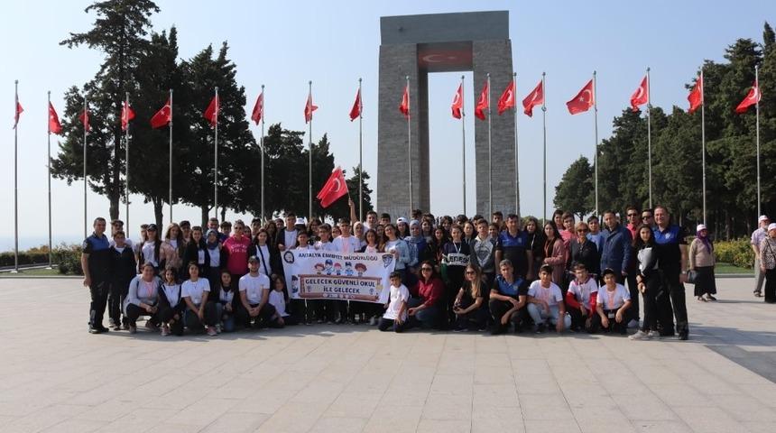 Antalya polisinden lise &ouml;ğrencilerine &Ccedil;anakkale gezisi