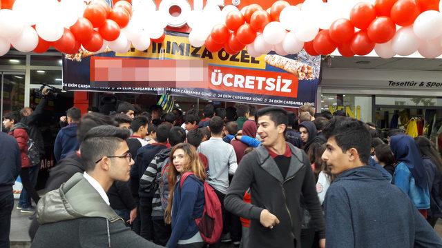 Erzincan'da bedava döner izdihamı