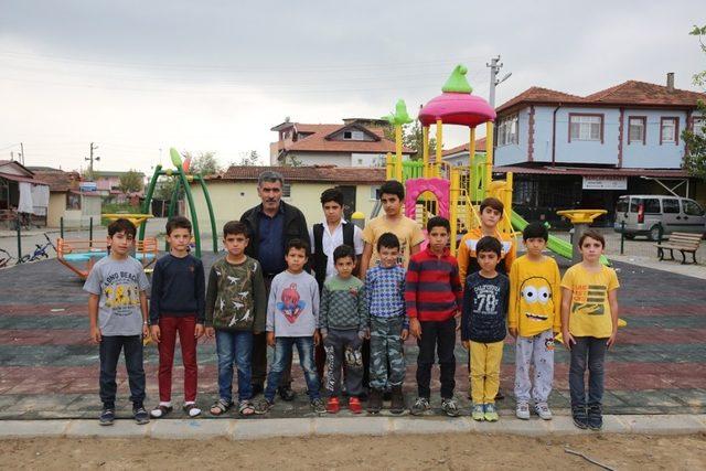 Güneşler ve Mahmudiye’ye futbol sahası