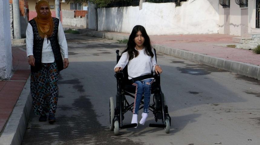 Engelli &ccedil;ocuğun y&uuml;z&uuml; b&uuml;y&uuml;kşehirle g&uuml;ld&uuml;