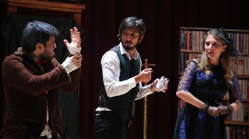 Tesla ve Edison arasındaki savaşı anlatan ‘Giyotin’ KBÜ’de sahnelendi