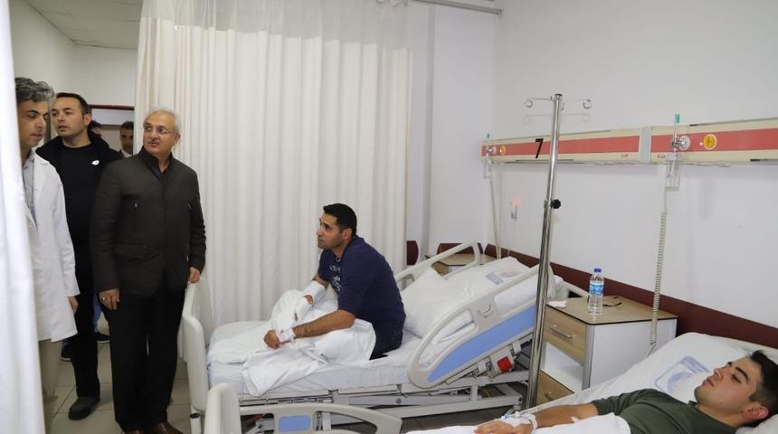 Başsoy&rsquo;dan yaralı askerlere ziyaret