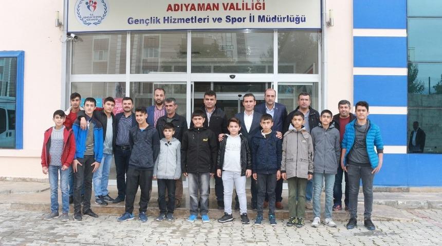 Adıyamanlı 14 &ouml;ğrenci Galatasaray - Schalke ma&ccedil;ını izlemeye g&ouml;nderildi