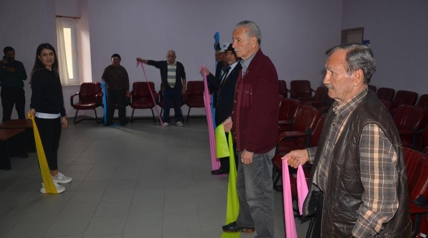 Huzurevi sakinleri sağlıklı yaşam i&ccedil;in spor yaptı