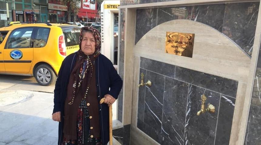 Şehit annesinin oğlu i&ccedil;in istediği &ccedil;eşme belediye tarafından yapıldı