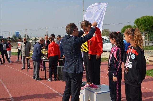 Cumhuriyet Kupası atletizm yarışları yapıldı