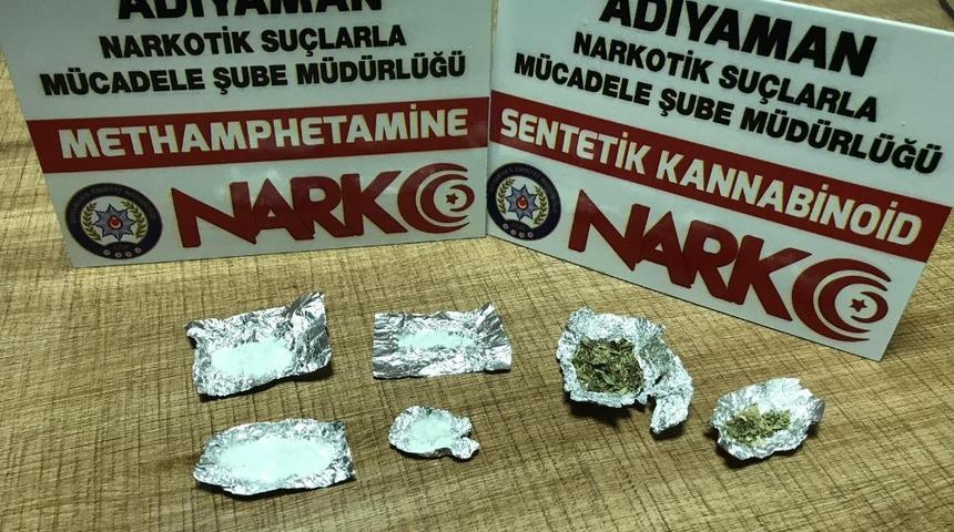 Ş&uuml;pheli ara&ccedil;ta metamfetamin maddesi ele ge&ccedil;irildi