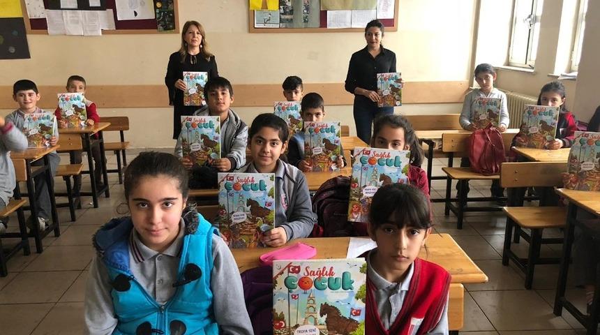 &ldquo;Sağlık &ccedil;ocuk&rdquo; dergileri dağıtıldı