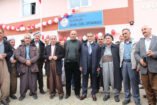 İş adamı Sabri Özel'in annesi adına yaptırdığı ortaokul hizmete açıldı