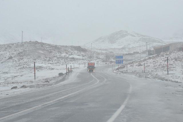 Bahçesaray a kar yağdı 1