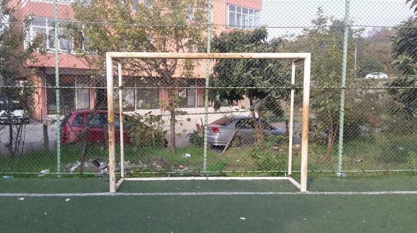 &Ccedil;ocuklar Başkan Uysal&rsquo;dan oyun alanı i&ccedil;in yardım istediler