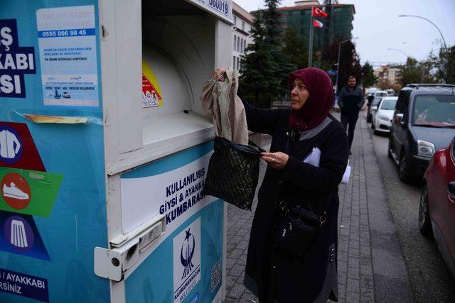 Giysi kumbarası projesi meyvelerini vermeye başladı