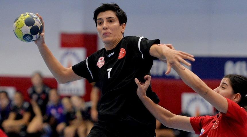 Muratpaşa&rsquo;da Yeliz &Ouml;zel fırtınası