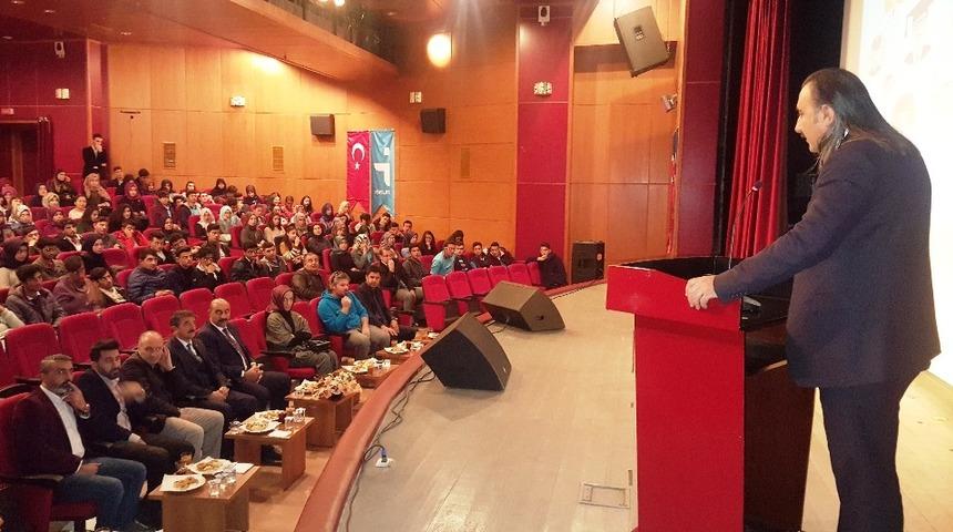 TATSO Başkan Yardımcısı Cengiz Şahin, &ouml;ğrencilere &ldquo;M&uuml;hendislik&rdquo; mesleğini anlattı