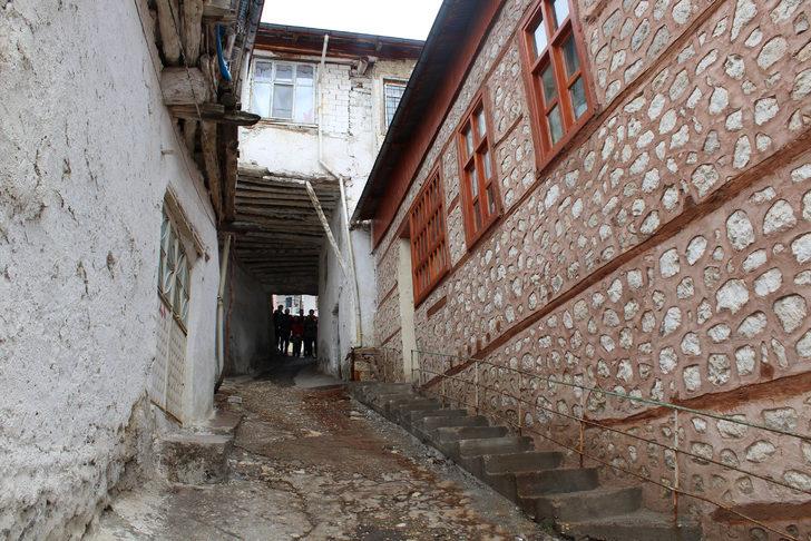 Bu evlerin altından sokak geçiyor G5