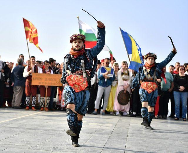 Atatürk’ün mirası Balkanlılar Halk Dansları Festivali başladı