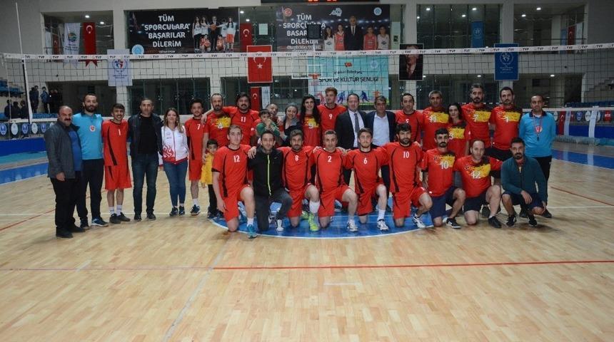 Hakkari&rsquo;de &ldquo;Spor ve k&uuml;lt&uuml;r şenliği&rdquo; m&uuml;sabakaları sonu&ccedil;landı