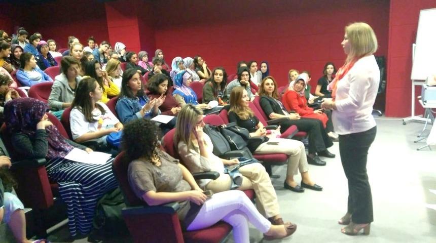 ME&Uuml;&rsquo;de &rsquo;meme kanseri&rsquo; farkındalık etkinliği