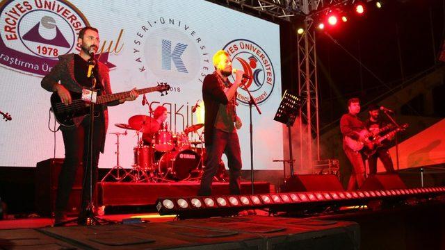 Fakir Band Rock Grubu, ERÜ’de Konser Verdi