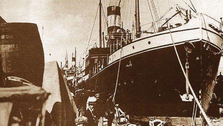 Mustafa Kemal Atatürk 29 Ekim Cumhuriyet Bayramı törenlerinde! G2