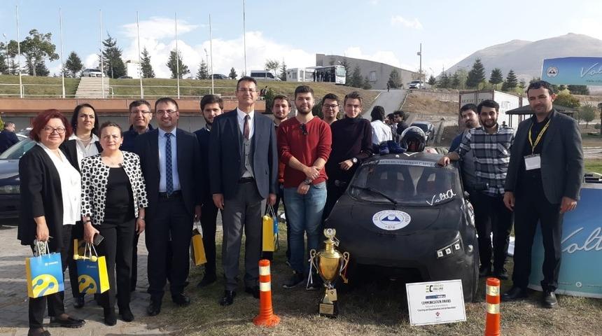 Kayseri &Uuml;niversitesi Rekt&ouml;r Yardımcısı Boztosun, &rsquo;G&uuml;zfest 2018&rsquo; Etkinliğine Katıldı