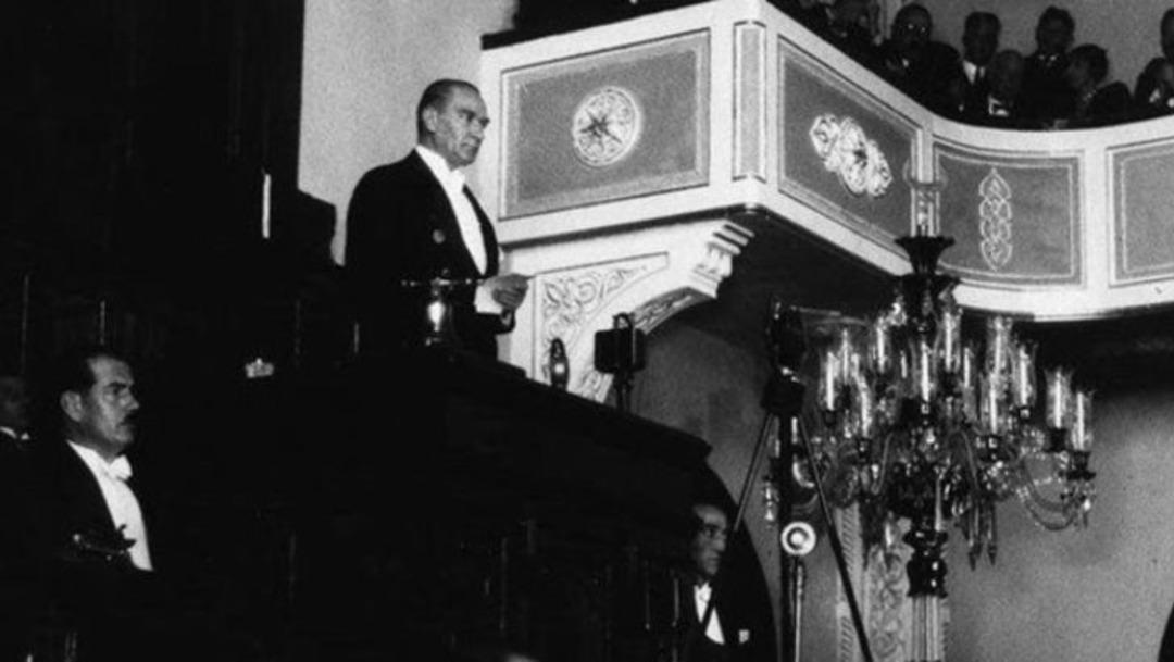 Mustafa Kemal Atat&uuml;rk 29 Ekim Cumhuriyet Bayramı t&ouml;renlerinde!