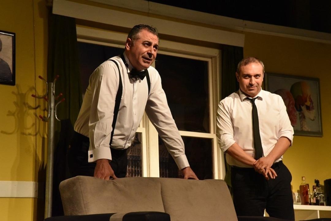 Manisalılar &lsquo;Ka&ccedil; baba ka&ccedil;&rsquo; oyunuyla g&uuml;ld&uuml;