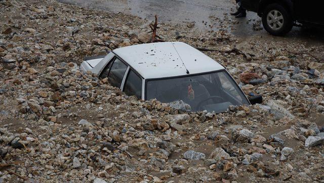 Adıyaman'da sel ve heyelan hasara yol açtı