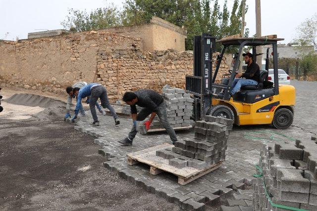 Karaköprü’de kırsal mahallelerde yol çalışması sürüyor