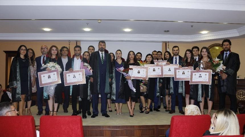 Mersin&rsquo;de stajını tamamlayan 15 avukat yemin edip c&uuml;bbe giydi