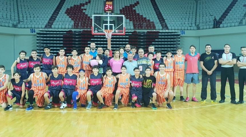 ASAT&rsquo;lı basketbolcular sahaya pembe top ile &ccedil;ıktı