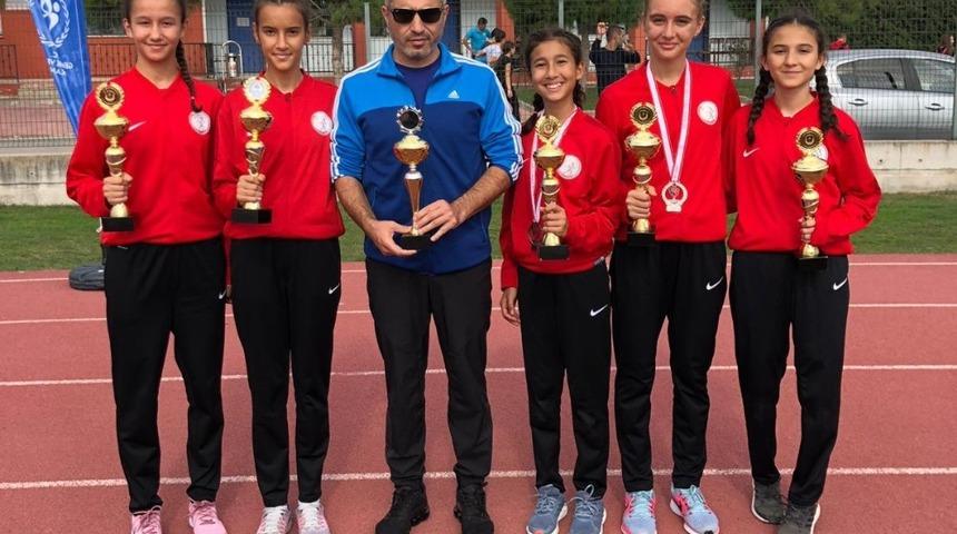 Erdekli atletler sezona fırtına gibi başladı