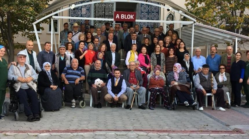 TEMAD&rsquo;tan huzurevindeki yaşlılar i&ccedil;in m&uuml;zik eğlencesi