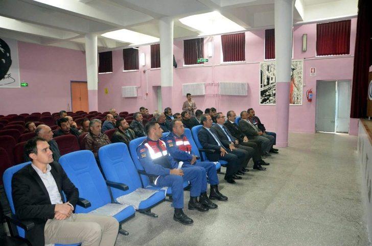 Pınarbaşı’nda öğrenci servis şoförleri bilgilendirildi G3