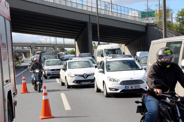 TEM'de kaza: Uzun araç kuyrukları oluştu