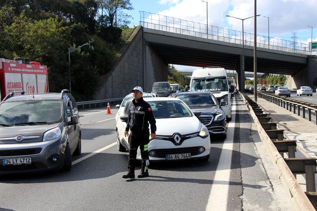 TEM'de kaza: Uzun araç kuyrukları oluştu