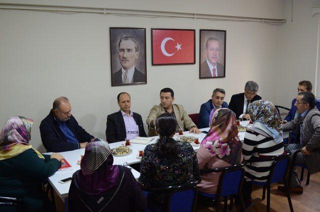 Belediye Başkanı Fatih Bakıcı, partisinin bilgilendirme toplantısına katıldı