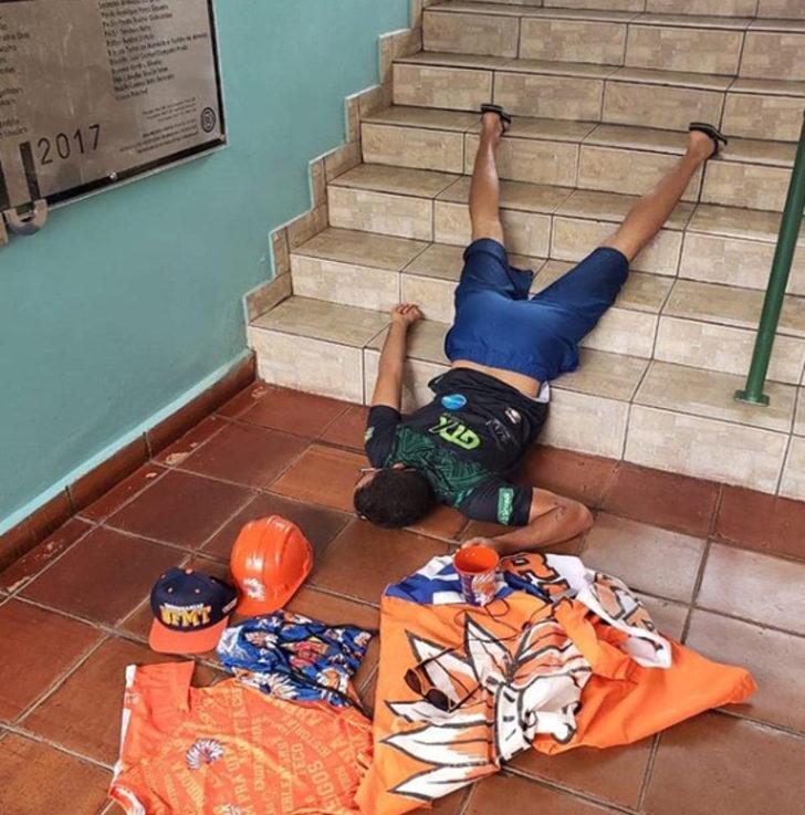 Rusya'dan gelip Antalya'da yerlere serildiler G1