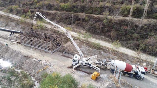 Çay Barajı’nda çalışmalar devam ediyor