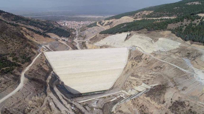 Çay Barajı’nda çalışmalar devam ediyor