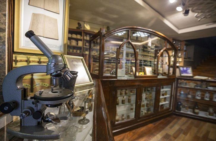 Atatürk'ün Eczanesi müze olarak açıldı  G3