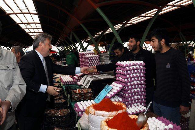 Başkan Palancıoğlu’ndan pazar esnafına sürpriz