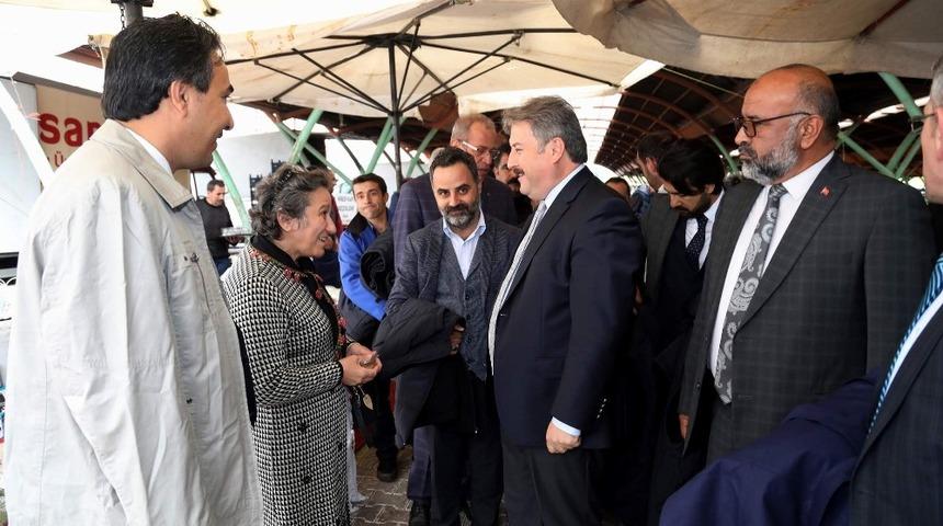 Başkan Palancıoğlu&rsquo;ndan pazar esnafına s&uuml;rpriz
