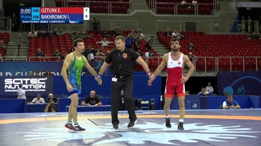 Ekrem &Ouml;zt&uuml;rk ikinci ma&ccedil;ında da &Ouml;zbek g&uuml;reş&ccedil;iyi yenmeyi başardı