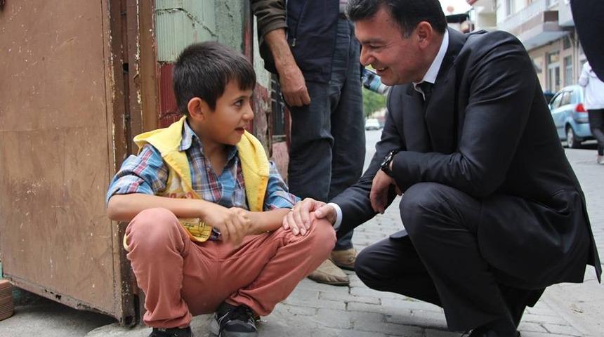 Başkan Akın &ccedil;alışmalarını &Ccedil;ine ve Bozdoğan&rsquo;da s&uuml;rd&uuml;rd&uuml;
