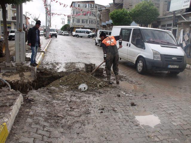 VASKİ, Özalp’ta 30 yıllık su hatlarını yeniliyor