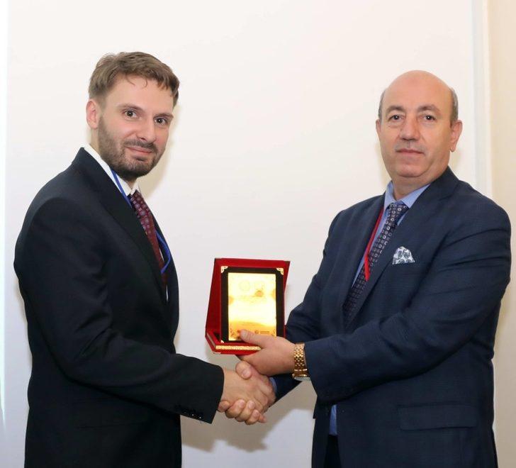 GAÜN’DE 1. Uluslararası Ekonomi ve İşletme Sempozuyumu G3